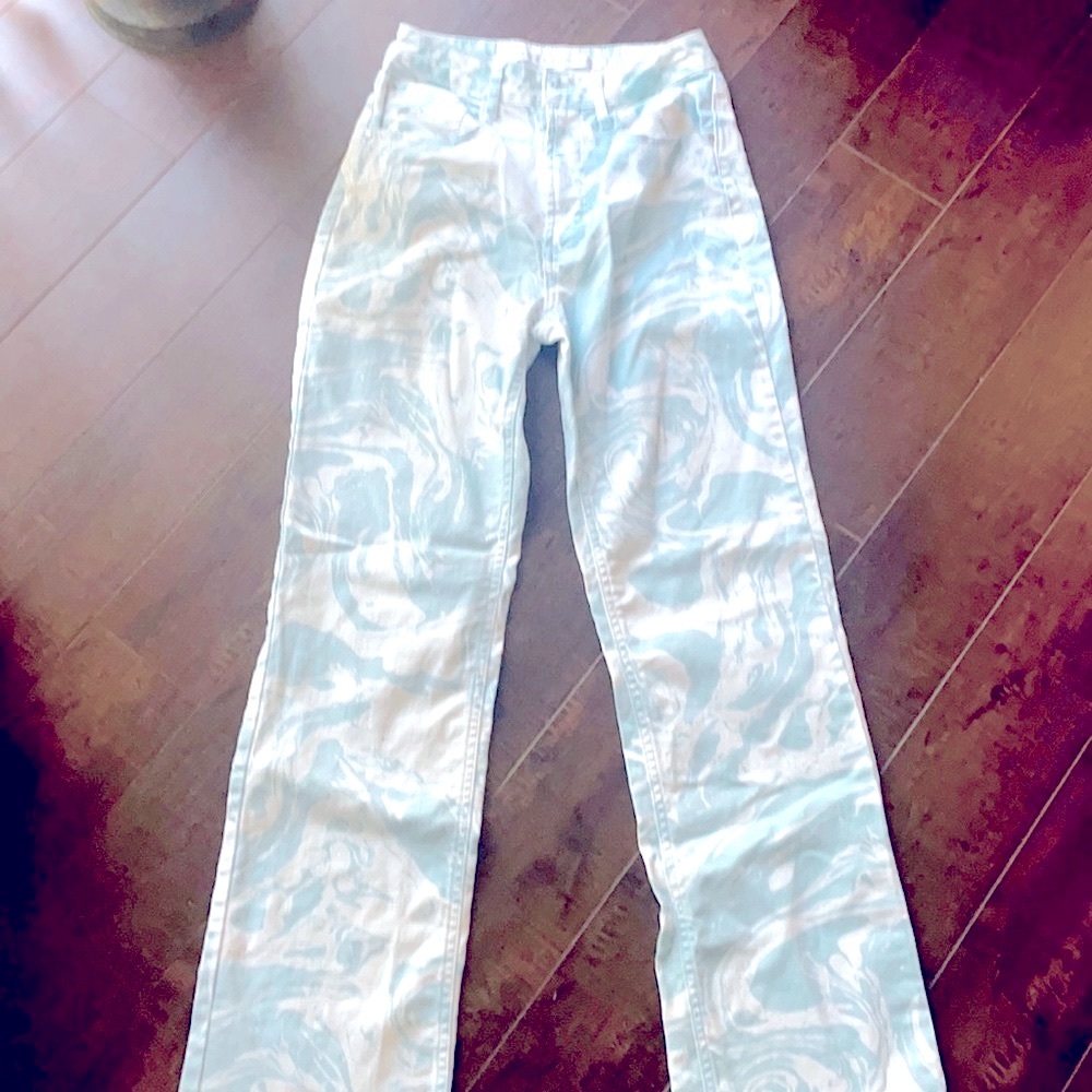 Graphic jeans 👖